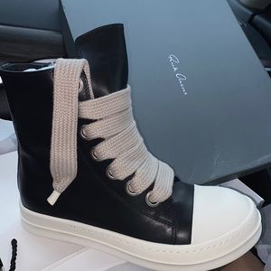RICK OWENS EU39 ** NEWLY CONDITION!!
